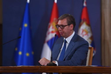 POLITIČKI TABLOID "DANAS" NE ZNA GDE BIJE: Ne može da se odluči ima li Vučić kontrolu nad ekstremističkim grupama - svrha je samo napasti ga