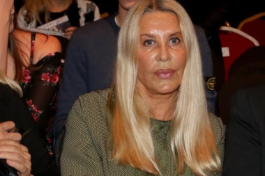 Verica Rakočević NEMA OD BOLA! Kreatorka SLOMLJENA: Zbogom MATI, hvala što si me počastvovala LJUBAVLJU! (FOTO)