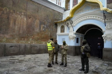 NASTAVLJA SE PROGON CRKVE U UKRAJINI: Iguman Kijevsko-Pečerske lavre prebačen u PRITVOR, sude mu za navodno pravdanje RUSKE AGRESIJE
