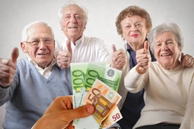STIŽE USKRŠNJA ČESTITKA! Penzioneri dobijaju 160 evra od države!