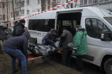 CRNOM BILANSU MASAKRA NEMA KRAJA: 25 ubijenih na pijaci u Donjecku, Ukrajinci napali sa svih strana (VIDEO)