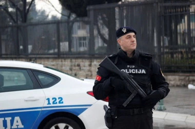 ODAVAO TAJNE KRIMINALCIMA! Uhapšen Jugoslav Raičević - bivši šef Odseka za obezbeđenje ličnosti u Upravi policije Crne Gore!