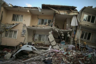 POKUŠAO DA POBEGNE U CRNU GORU?! Uhapšen vlasnik luksuznog stambenog kompleksa uništenog u zemljotresu u Turskoj