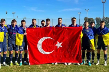PALO TEŠKO ŠIBANJE: Ukrajinski i ruski fudbaleri se BRUTALNO potukli na pripremama u Turskoj! (FOTO, VIDEO)