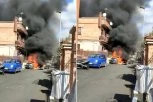 STRAVIČAN PRIZOR U ITALIJI! Sudarila se dva aviona, jedan se srušio nasred ulice (VIDEO)