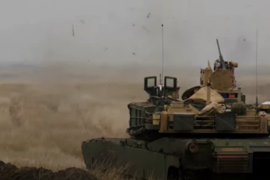 RUMUNIJA SE NAORUŽAVA: Pojačava odbranu američkim tenkovima (VIDEO)