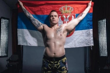 DAVID PROTIV GOLIJATA: Srpski kik-bokser RAZBIO rivala sa Novog Zelanda! (VIDEO)