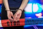 LOMIO SAOBRAĆAJNE ZNAKOVE, PA NAPAO POLICAJCA: Uhapšen mladić (22) u Lazarevcu!