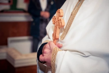 RASPOP IZ MAKEDONIJE NAPRAVIO HAOS U ITALIJI! Venčanja i krštenja proglašeni nevažećim
