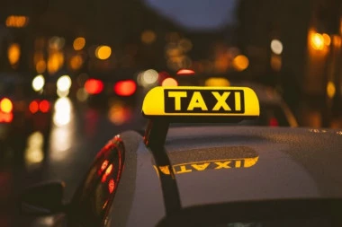 ZA 5 MINUTA VOŽNJE NAPLATIO 35 EVRA: Bahati taksista iskoristio haos izazvan olujom - tražio 15 evra po kilometru