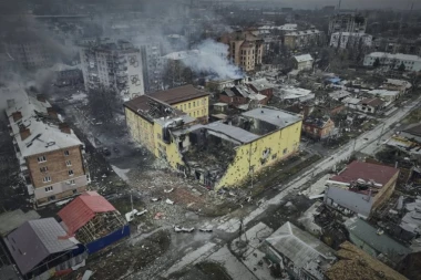POGOĐENE ZGRADE, SKLADIŠTA I METRO STANICA: U masovnom raketiranju ruskih snaga na Kijev, Lavov i Harkov povređeno sedam osoba!