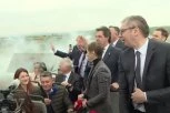 SPEKTAKULARAN DOČEK PREDSEDNIKA U KRUŠEVCU! Vučić obilazi Moravski koridor, narod oduševljen! (FOTO)