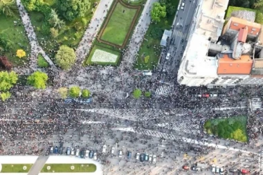 REALNA SLIKA HEJTERSKOG PROTESTA: Pogledajte koliko se ljudi okupilo u Beogradu