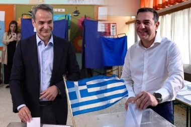 MICOTAKIS GRLIO ĆERKU, A CIPRAS PSA: Grčki premijer i vođa opozicije glasali na izborima (FOTO, VIDEO)