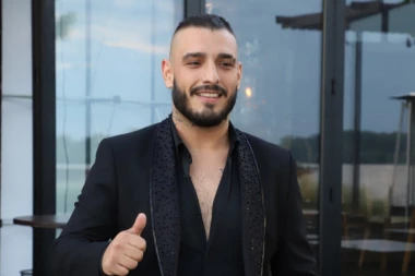 DARKO LAZIĆ KUPIO EGZOTIČNU ŽIVOTINJU: Ćerki priredio šok iznenađenje! (VIDEO)