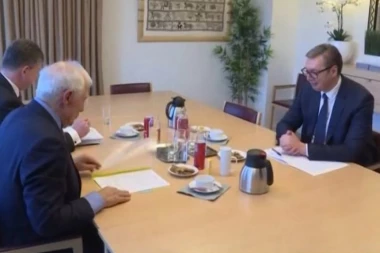 VAŽNI RAZGOVORI U BRISELU! Predsednik Vučić se sastao sa Lajčakom i Boreljom