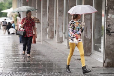 NIGDE NE KREĆITE BEZ KIŠOBRANA! U Srbiji oblačno sa padavinama, evo kada sledi razvedravanje!