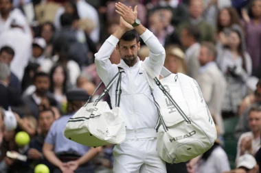 NEOBIČAN ZAHTEV NOVAKA ĐOKOVIĆA! Srbin NIJE SPAVAO, posle ponoći radio nešto što Nadal i Federer NE BI NI POMISLILI!
