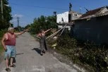 "NAROD SAD SAM OBARA STABLA, SVE IZ STRAHA": Nevreme u Bačkoj Palanci polomilo pola miliona stabala, mnoga od njih padala ljudima na domove!