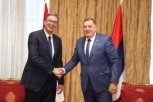DAN SEĆANJA NA OLUJU: Dodik priredio svečani doček Vučiću ispred Vlade Republike Srpske (FOTO)
