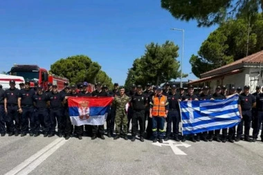MISIJA ZAVRŠENA, HEROJI STIGLI KUĆI Srpski vatrogasci-spasioci vratili se iz Grčke u Niš