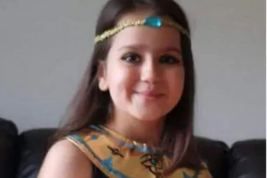 "KO KOD OVO VIDI, UBIO JE SARU"! Devojčica (10) nađena mrtva u svojoj kući, pored nje ostavljena HOROR PORUKA! Policija na velikim mukama! (FOTO)