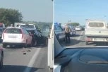 LANČANI SUDAR NA OBRENOVAČKOM PUTU: U udesu učestvovalo pet vozila, jedan vozač zadobio teške povrede!