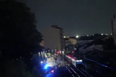 OSTALI SU NA MESTU MRTVI: Užasna nesreća u Italiji, teretni voz u punoj brzini PREGAZIO petoro radnika na stanici (VIDEO)