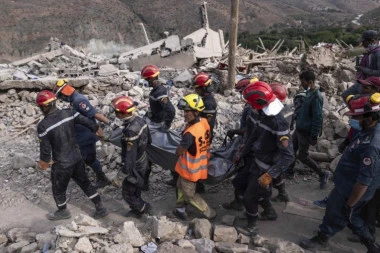 KATASTROFA U AVGANISTANU: Najmanje 120 mrtvih i 1.000 povređenih u razornom zemljotresu