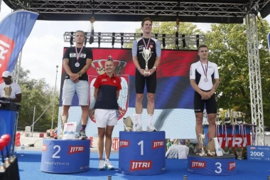 SPEKTAKL NA ULICAMA PRESTONICE: Srpski triatlon rekorder Ognjen Stojanović pokorio Beograd!