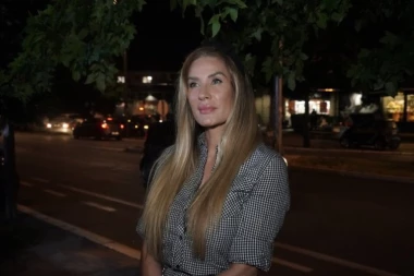 HAOS NA SAJMU KOZMETIKE: Ana Ćurčić pokrala radnicu!