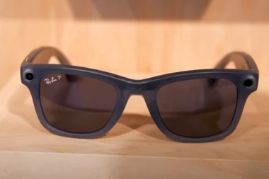 NOSITE IH NAPOLJU, A S NJIMA SLUŠATE MUZIKU, SVE SLIKATE I PRENOSITE NA INSTAGRAMU! Nove pametne naočare OBORILE SVET S NOGU