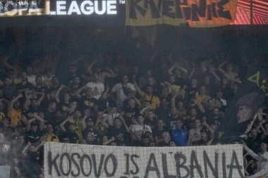OGLASILI SE NAVIJAČI AEKA: Evo ŠTA KAŽU o SRAMNOM TRANSPARENTU "Kosovo je Albanija"!