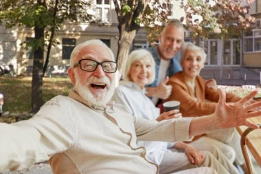 HUMANOST NA DELU: Penzioneri uradili stvar na koju svi treba da se ugledamo!