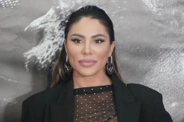 "DOKAZALA SAM DA JE OVO ŠTO RADIM DOBRO": Sandra Afrika ODBRUSILA koleginicama, progovorila o UDAJI I POTOMSTVU!