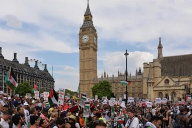 LONDON SE SPREMA ZA MARŠ MILIONA: Mase se slivaju u prestonicu, policija u GROZNICI uoči masovnih PROPALESTINSKOG PROTESTA