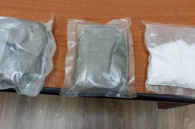 PALA DVA ČLANA KRIMINALNE GRUPE: Kod njih pronađena velika količina heroina i kokaina!