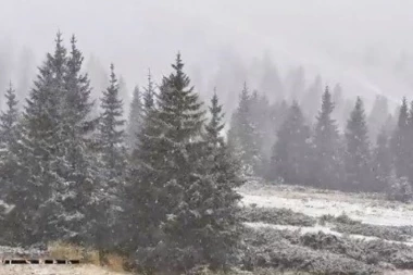 ZIMSKA IDILA NA KOPAONIKU! Sneg formirao pokrivač, uskoro i otvranje sezone?! (FOTO)