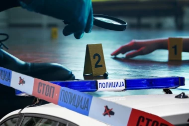 UBIJENA ŽENA U TRŽNOM CENTRU U TUZLI: Telo se nalazi još uvek na podu u lokvi krvi!