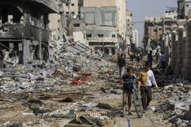 BLOKIRAN MENHETNSKI MOST U NJUJORKU: Demonstranti zahtevaju trajan prekid vatre u Gazi