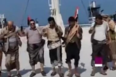 NAPRAVILI NARKO-ŽURKU NA OTETOM IZRAELSKOM BRODU: Jemenski komičari objavili snimak od koga se TRESE BLISKI ISTOK! (VIDEO)