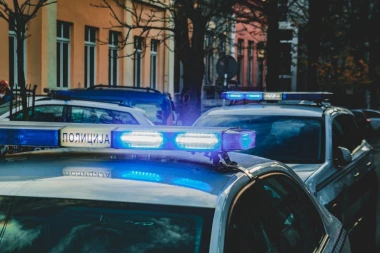 PRETRESOM STANA PRONAĐENE OPOJNE DROGE: Policija u Novom Sadu zaplenina amfetamin, marihuanu i "ekstazi"