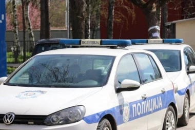 OTAC DOZVOLIO MALOLETNIKU (14) DA VOZI 'BMW X6' NA AUTO-PUTU: Drama kod Lazarevca: Policajci se šokirali kada su videli ko je SUVOZAČ