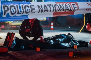 MLADIĆ(19) ŠOKIRAO PARIZ: Ubio tinejdžera u metrou i priznao zašto!