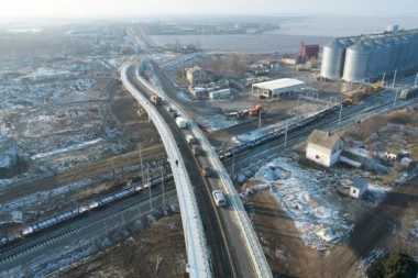 NADVOŽNJAK U ZMAJEVU PUŠTEN U SAOBRAĆAJ: Pruga Beograd - Budimpešta uskoro kompletirana (FOTO)