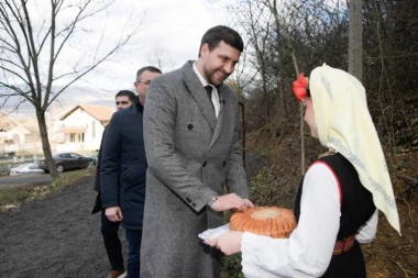 Ministar Đerlek i predsednik Opštine Miljković obišli rekonstruisani vodozahvat "Vrelo" u Beloj Palanci!