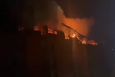 PRVI SNIMCI JEZIVOG POŽARA U INSTITUTU "ČIGOTA" NA ZLATIBORU! Vatrogasci se još bore sa vatrom! SVI PACIJENTI EVAKUISANI! (VIDEO/FOTO)