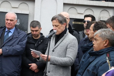 EMOTIVNE REČI ACE STOJANOVIĆA! Voditelj se potresnim GOVOROM OPROSTIO od Milojevića! Svi su počeli da PLAČU! (VIDEO)