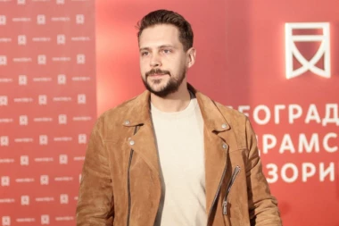 BIKOVIĆEV SIN UŽIVA ZA SVE PARE! Supruga glumca podelila presladak prizor! EVO ŠTA SU RADILI (FOTO)