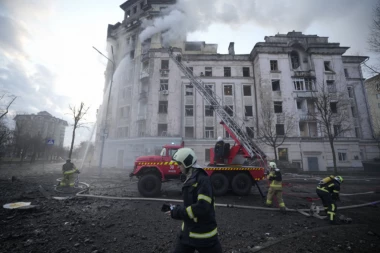 PUTIN JUČE OBEĆAO, DANAS ISPUNIO: Stravičan udar ruskih raketa po Kijevu, gore nebo i zemlja!